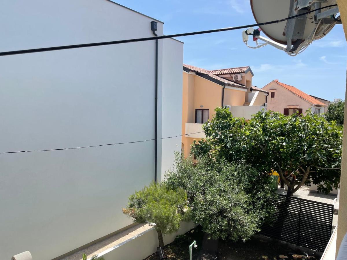 Apartments Villa Engeli Vir Eksteriør bilde
