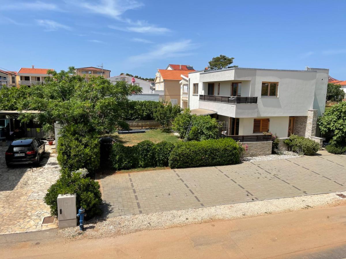 Apartments Villa Engeli Vir Eksteriør bilde