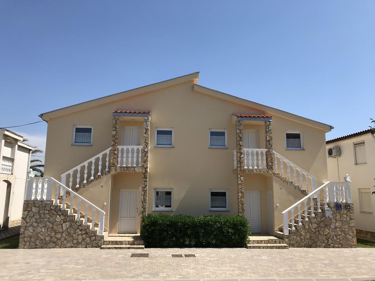 Apartments Villa Engeli Vir Eksteriør bilde