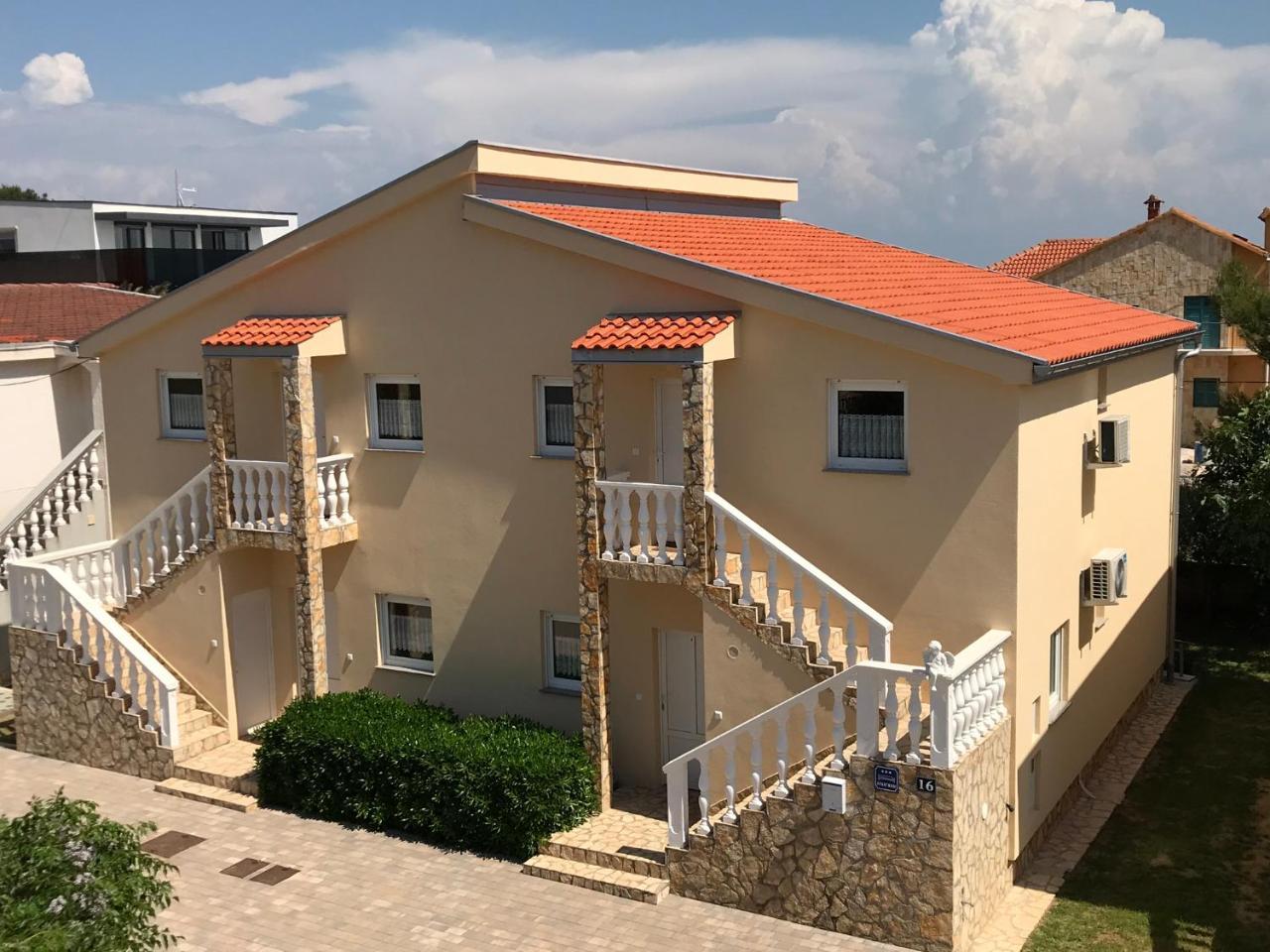 Apartments Villa Engeli Vir Eksteriør bilde