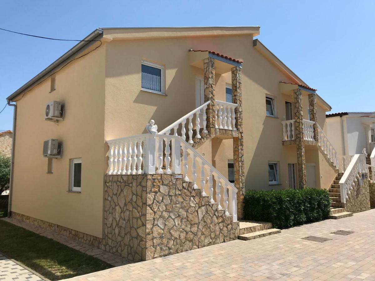 Apartments Villa Engeli Vir Eksteriør bilde